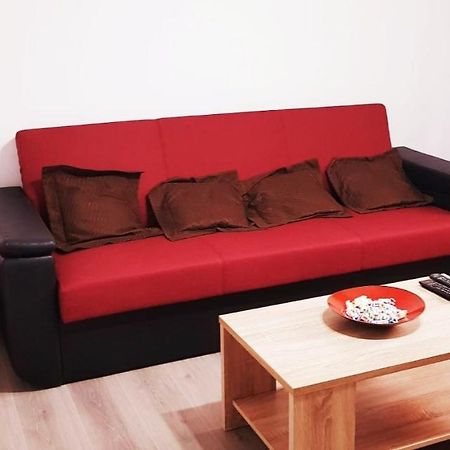 Apartament Confortabil In Targu Jiu Exterior photo