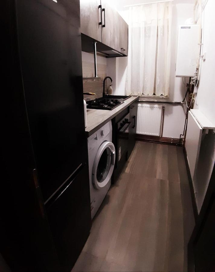 Apartament Confortabil In Targu Jiu Exterior photo